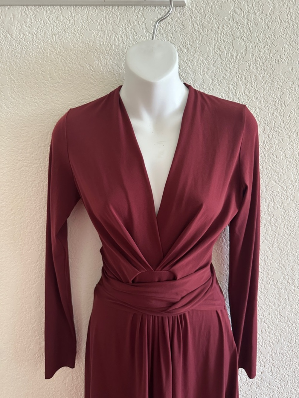 Michael Kors Women’s Burgundy Maroon Long Sleeve Plunge Vneck Wrap Dress Size 2 - Picture 3 of 8